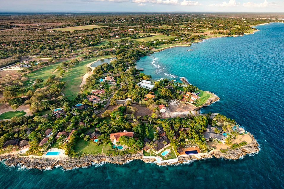 Casa de Campo Resort and Villas luxury Caribbean resort with golf courses, marina, and tropical beachfront in La Romana.