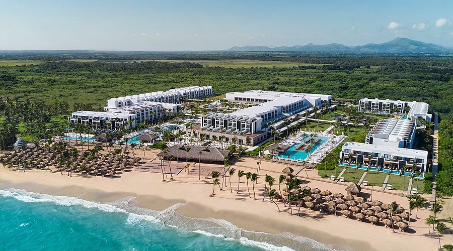 Excellence Punta Cana adults-only all-inclusive resort with beachfront suites and tropical pools in Punta Cana, Dominican Republic.