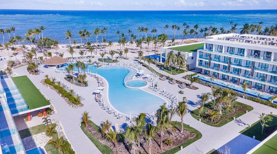 Serenade Punta Cana Beach & Spa Resort all-inclusive beachfront resort with pools and tropical Caribbean surroundings in Punta Cana, Dominican Republic.